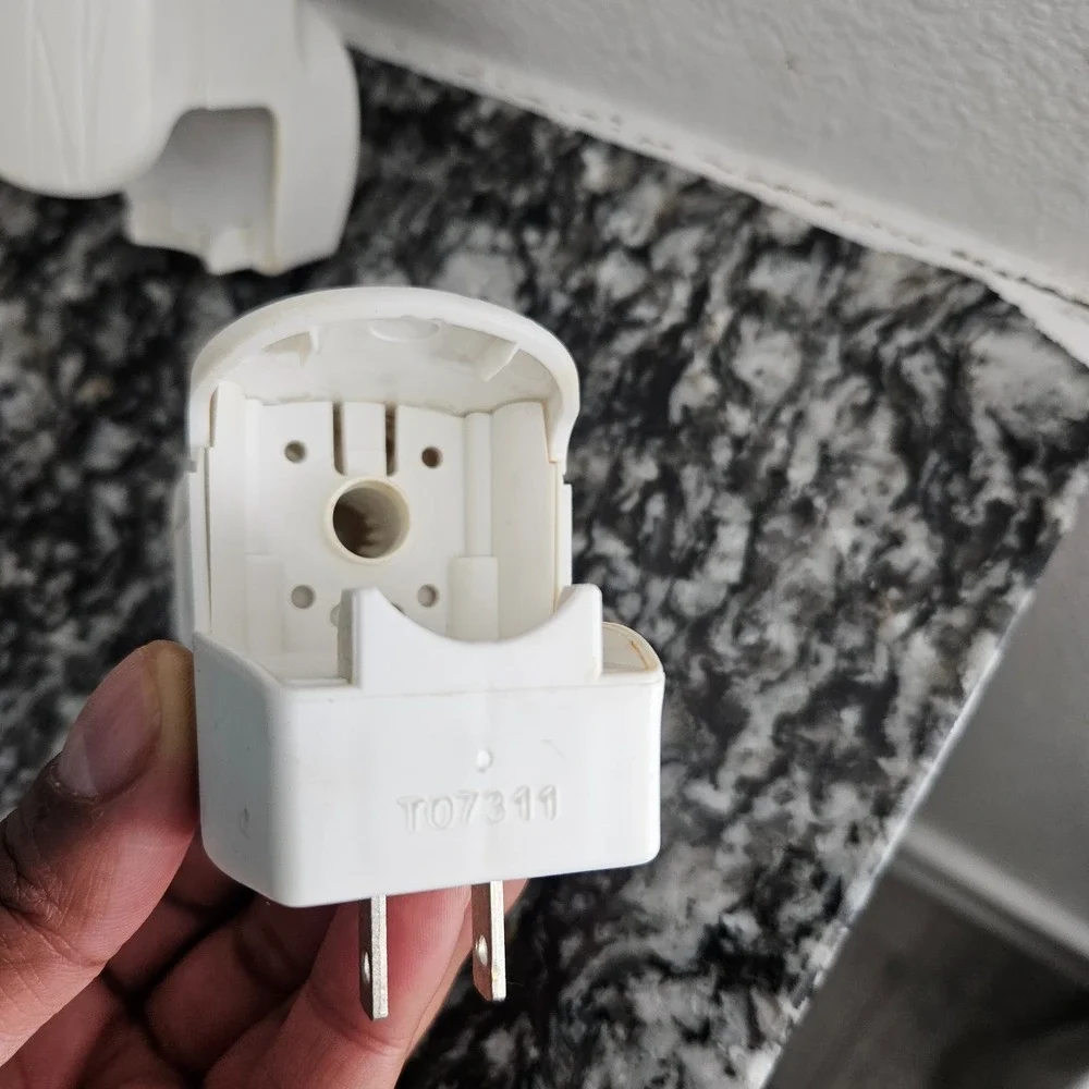 Glade‎ PlugIns Scented Oil Warmers white lot of 3 wall plug in